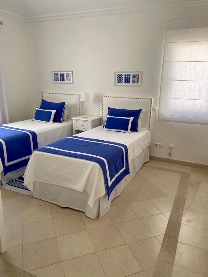 Beautiful Apartment For Rent In Quinta Do Lago With Excellent Resort Facilities Close To Lake And Beach. Exterior photo