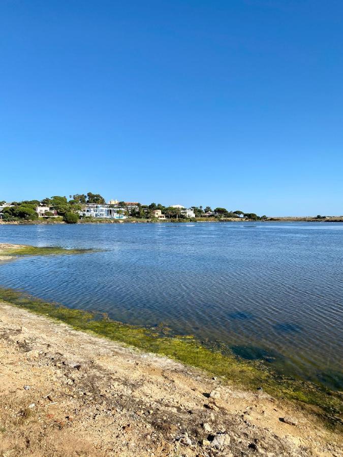 Beautiful Apartment For Rent In Quinta Do Lago With Excellent Resort Facilities Close To Lake And Beach. Exterior photo