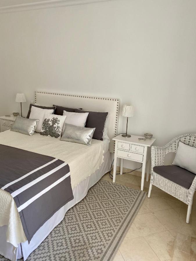Beautiful Apartment For Rent In Quinta Do Lago With Excellent Resort Facilities Close To Lake And Beach. Exterior photo