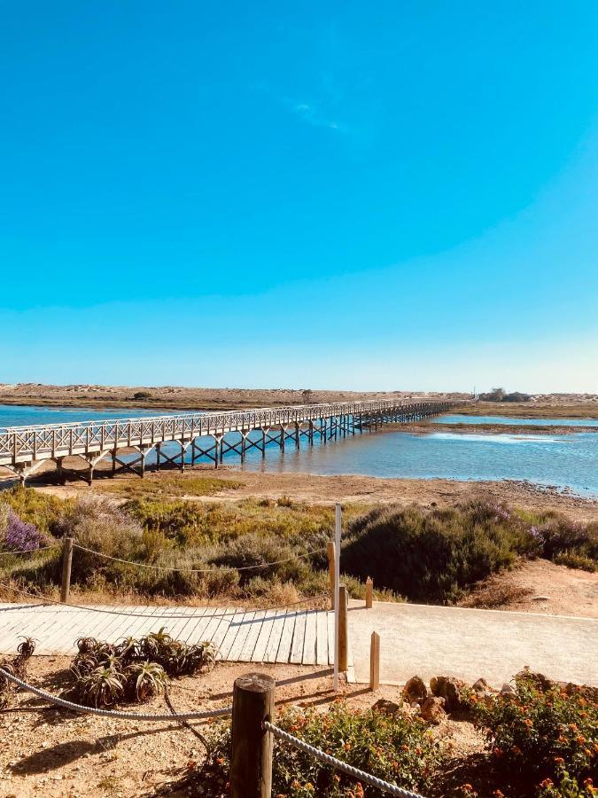 Beautiful Apartment For Rent In Quinta Do Lago With Excellent Resort Facilities Close To Lake And Beach. Exterior photo